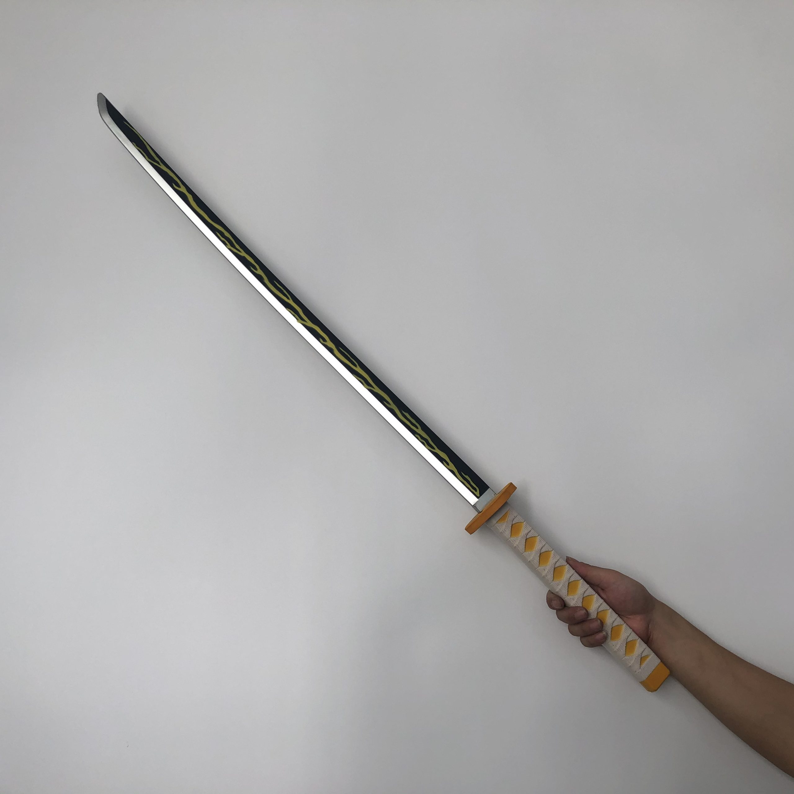 espada-replica-zenitsu-guardianes-de-la-noche